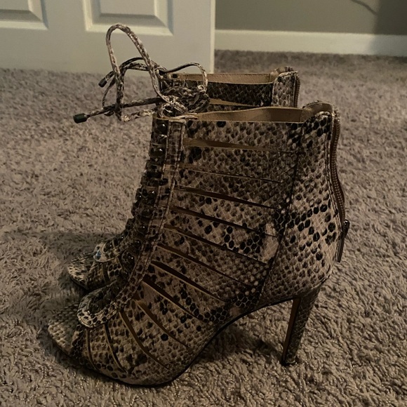 Vince Camuto Fionna Grey Snakeskin Lace Up Booties - Picture 2 of 6